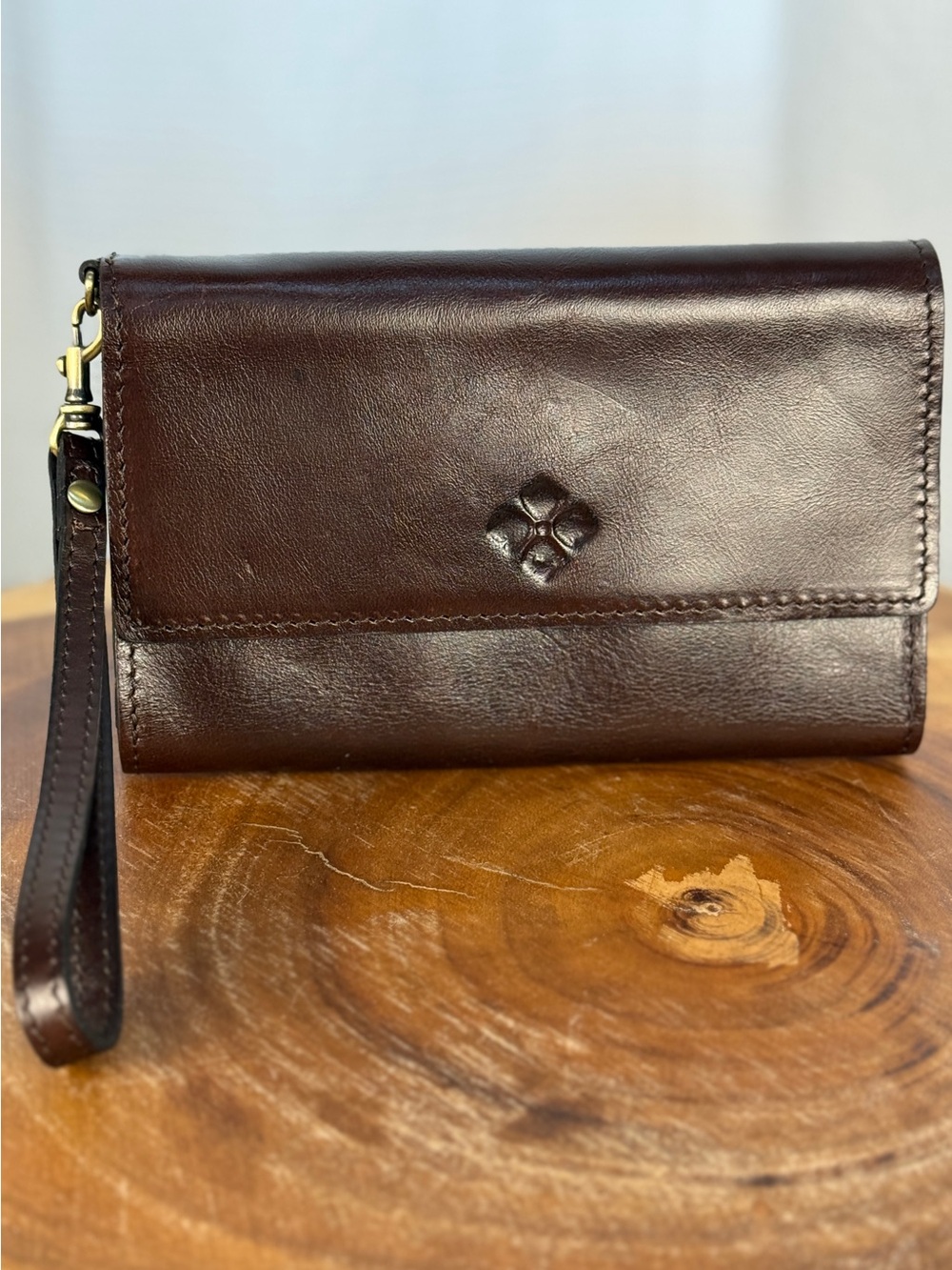 NWT Patricia Nash Marsiliana Brown Leather Wristlet Wallet - Fits Smartphone